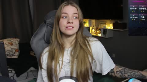 Snapshot of candy_meggie chatting on January 2025 04:27:01 PM Megan online show from January 2025 04:27:01 PM