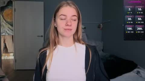 Snapshot of candy_meggie chatting on September 2025 08:16:01 AM Megan online show from September 2025 08:16:01 AM