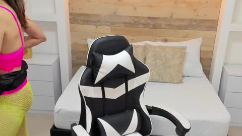 CANDY online show from October 2025 07:20:02 PM