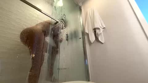 candyclaws05 online show from April 2026 05:25:02 PM