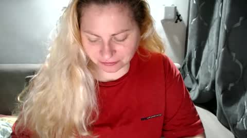 Laura online show from February 2025 10:28:01 PM