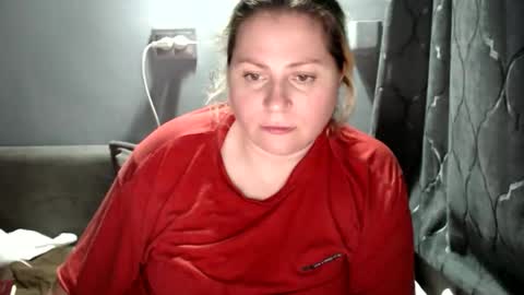 Laura online show from October 2025 06:19:02 PM
