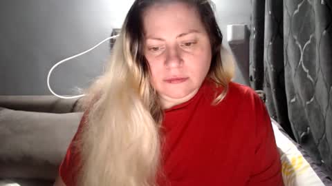 Snapshot of candycream74 chatting on May 2026 07:10:01 PM Laura online show from May 2026 07:10:01 PM