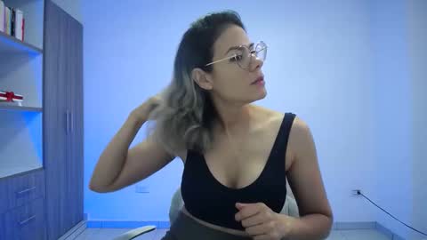 Candy Dowson online show from March 2026 05:43:01 PM