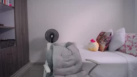 Snapshot of candydowson1 chatting on April 2026 03:49:02 PM Candy Dowson online show from April 2026 03:49:02 PM