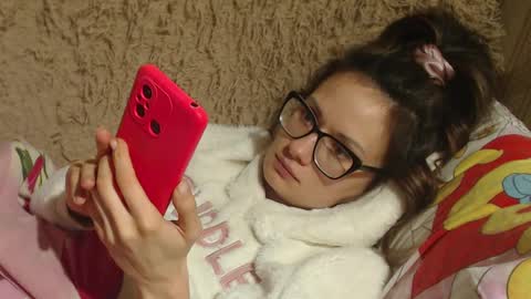 say meow and send tip  online show from January 2025 07:00:02 PM