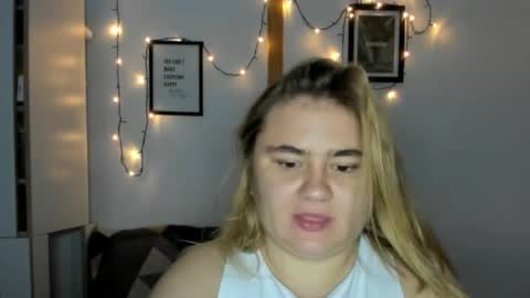 Snapshot of candymilas chatting on December 2024 11:40:01 PM candymilas online show from December 2024 11:40:01 PM