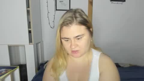 Snapshot of candymilas chatting on December 2024 08:38:02 PM candymilas online show from December 2024 08:38:02 PM