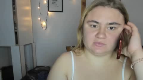 Snapshot of candymilas chatting on December 2024 07:10:01 PM candymilas online show from December 2024 07:10:01 PM