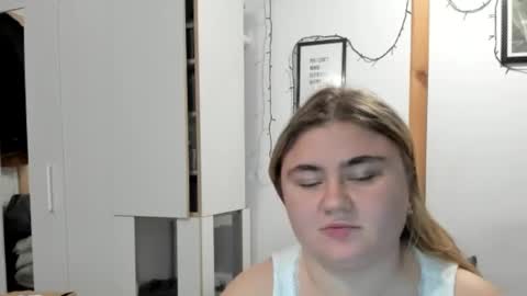 Snapshot of candymilas chatting on December 2024 08:47:01 PM candymilas online show from December 2024 08:47:01 PM