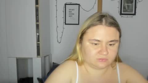 Snapshot of candymilas chatting on December 2024 09:33:02 PM candymilas online show from December 2024 09:33:02 PM