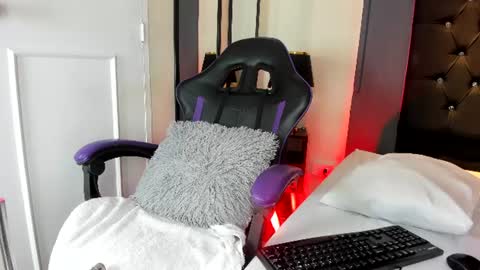 Snapshot of candyrose__ chatting on July 2026 12:01:01 PM candyrose__ online show from July 2026 12:01:01 PM