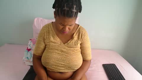 Snapshot of candyyumsaerolaxx chatting on May 2026 08:12:02 AM candyyumsaerolaxx online show from May 2026 08:12:02 AM