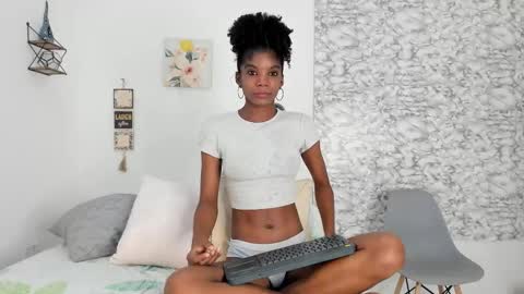 Canhela online show from October 2025 01:28:01 PM