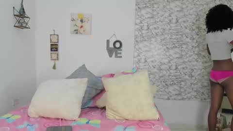 Snapshot of canhela1 chatting on February 2026 01:15:01 AM Canhela online show from February 2026 01:15:01 AM