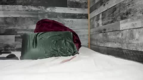 canuk1983 online show from March 2026 08:15:01 PM