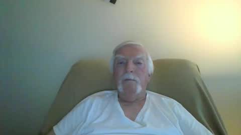 Snapshot of capecod21 chatting on December 2024 01:42:02 PM capecod21 online show from December 2024 01:42:02 PM