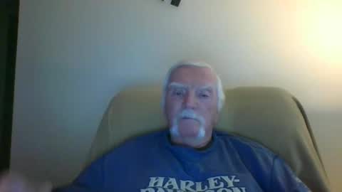 Snapshot of capecod21 chatting on December 2024 08:39:01 PM capecod21 online show from December 2024 08:39:01 PM