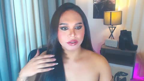 Snapshot of caprize_diva chatting on June 2026 01:56:01 AM caprize_diva online show from June 2026 01:56:01 AM