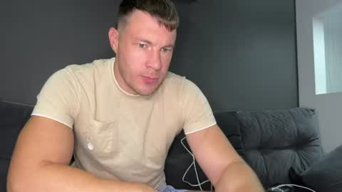 Snapshot of capt_oliver chatting on June 2026 09:45:02 AM follow my twitter online show from June 2026 09:45:02 AM