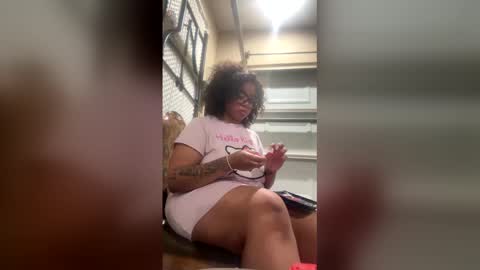 Snapshot of caramel_cremes15 chatting on May 2026 03:47:02 AM caramel_cremes15 online show from May 2026 03:47:02 AM