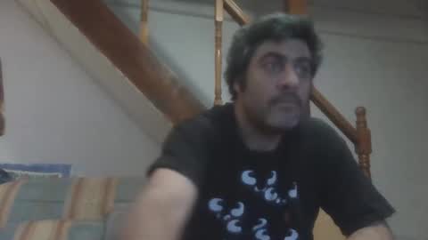 Snapshot of caravibugue chatting on November 2025 04:12:01 AM caravibugue online show from November 2025 04:12:01 AM