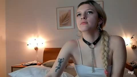 Snapshot of caressyourself chatting on January 2025 05:22:02 PM caressyourself online show from January 2025 05:22:02 PM