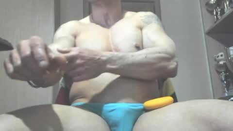 Snapshot of carin_the_body chatting on April 2026 06:21:01 PM Laz online show from April 2026 06:21:01 PM