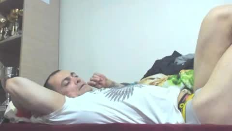 Snapshot of carin_the_body chatting on April 2026 12:01:01 AM Laz online show from April 2026 12:01:01 AM