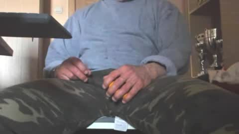 Snapshot of carin_the_body chatting on April 2026 03:36:02 PM Laz online show from April 2026 03:36:02 PM