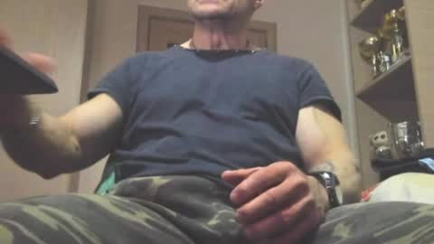Snapshot of carin_the_body chatting on April 2026 09:19:01 PM Laz online show from April 2026 09:19:01 PM
