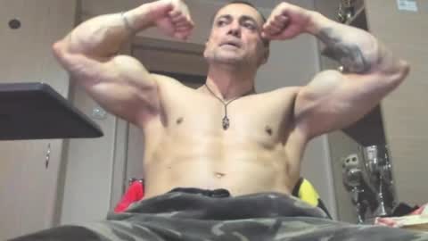 Snapshot of carin_the_body chatting on May 2026 09:44:02 PM Laz online show from May 2026 09:44:02 PM