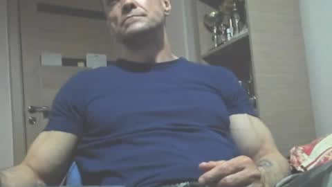 Snapshot of carin_the_body chatting on May 2026 11:54:01 PM Laz online show from May 2026 11:54:01 PM