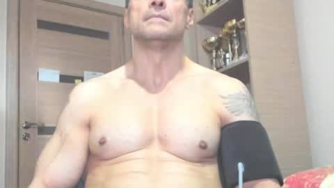 Snapshot of carin_the_body chatting on May 2026 10:45:01 AM Laz online show from May 2026 10:45:01 AM