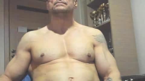 Snapshot of carin_the_body chatting on May 2026 01:03:01 AM Laz online show from May 2026 01:03:01 AM