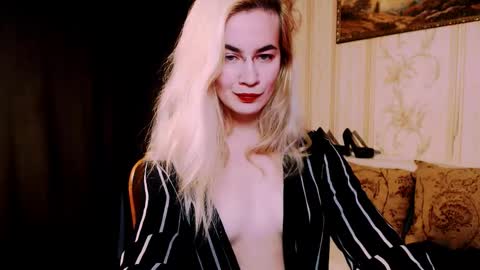 Carin online show from November 2025 07:02:02 PM