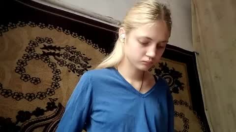 Snapshot of carissaalderson chatting on May 2026 03:55:02 AM Kira online show from May 2026 03:55:02 AM