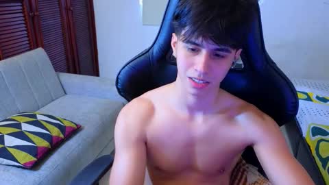 carl_dixon online show from November 2025 04:40:02 PM