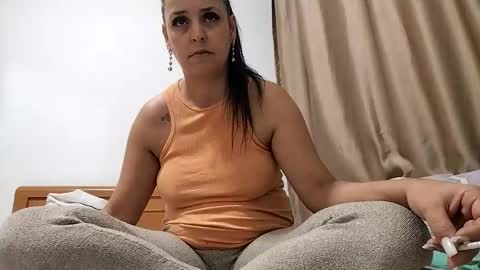 carlasweet00 online show from November 2025 02:24:02 AM