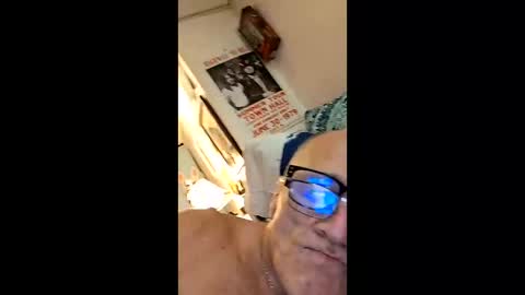 carlgroff06 online show from October 2025 10:12:02 AM