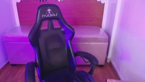 CARLYE   online show from October 2025 03:03:02 AM