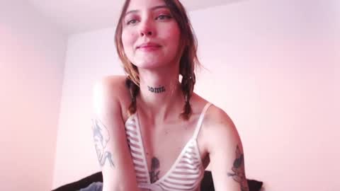carmennrusso online show from February 2025 05:33:01 PM