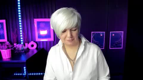 Carmen online show from December 2025 10:04:02 PM