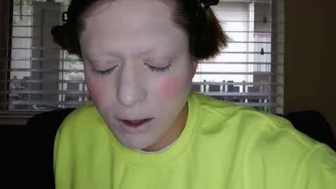 Snapshot of carnalflower95 chatting on May 2026 01:47:01 AM Brooke online show from May 2026 01:47:01 AM