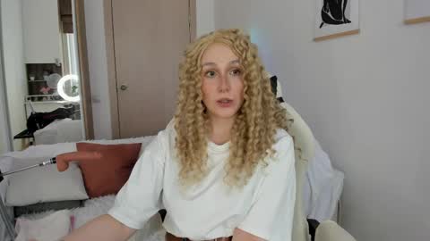 carol_may_ online show from May 2026 07:04:01 AM