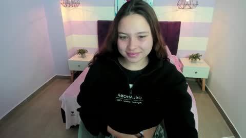 Snapshot of carol_pinter chatting on March 2025 04:10:01 AM Carol online show from March 2025 04:10:01 AM