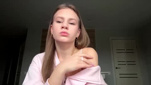 Snapshot of carolecronan chatting on December 2025 08:10:02 AM Lisa online show from December 2025 08:10:02 AM