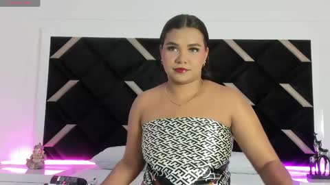Snapshot of carolina_evannss chatting on May 2026 03:46:01 AM carolina_evannss online show from May 2026 03:46:01 AM