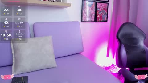 Carolina  online show from October 2025 08:18:01 PM