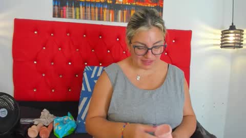 Snapshot of carolinacrus01 chatting on November 2025 03:33:02 PM Carolina online show from November 2025 03:33:02 PM